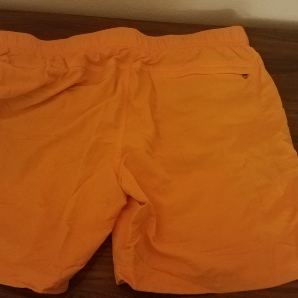 The north face flash dry yellow shorts size L - Picture 3 of 3
